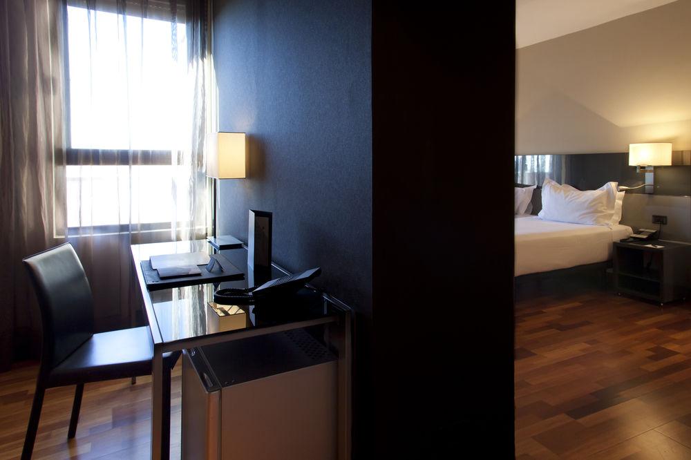 Ac Hotel Avenida De America By Marriott Madrid Dış mekan fotoğraf